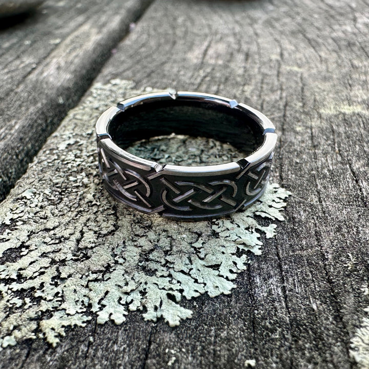 Zirconium celtic ring