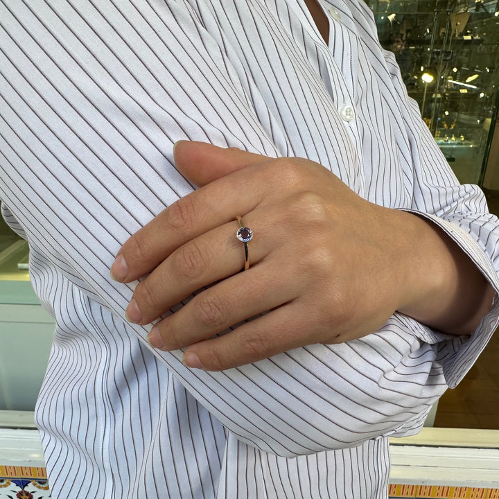 Purple spinel ring