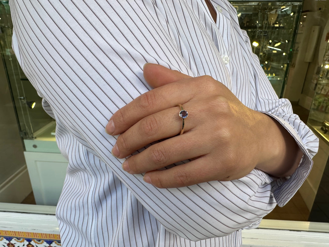 Purple spinel ring