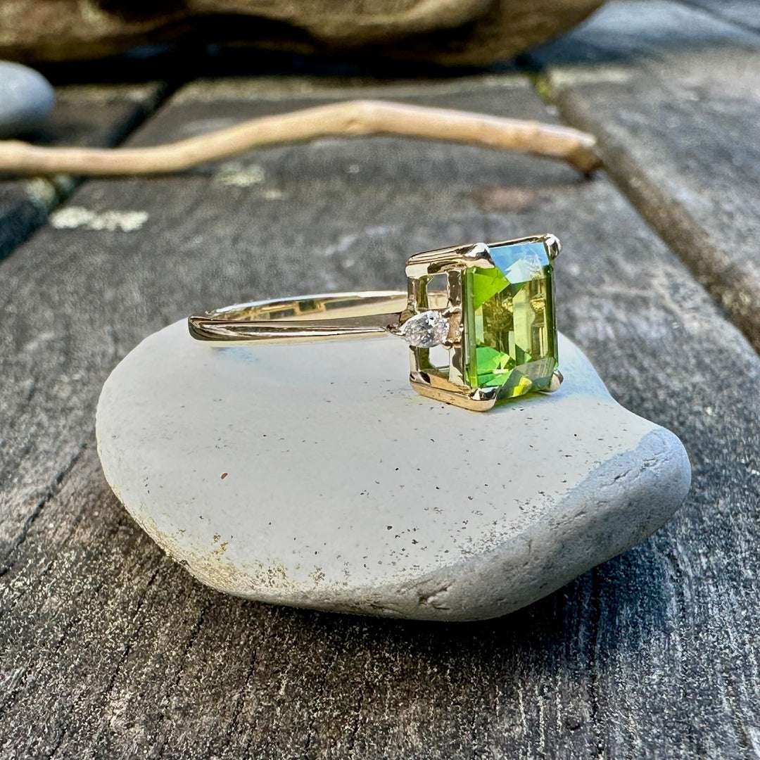 Peridot & diamond ring