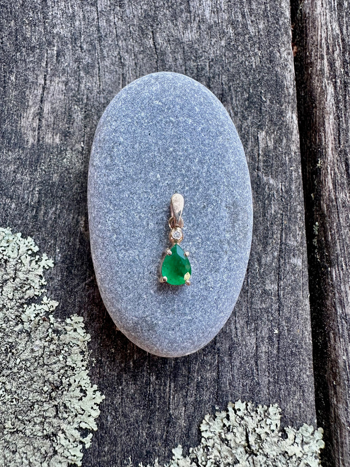 Brazilian emerald & diamond pendant