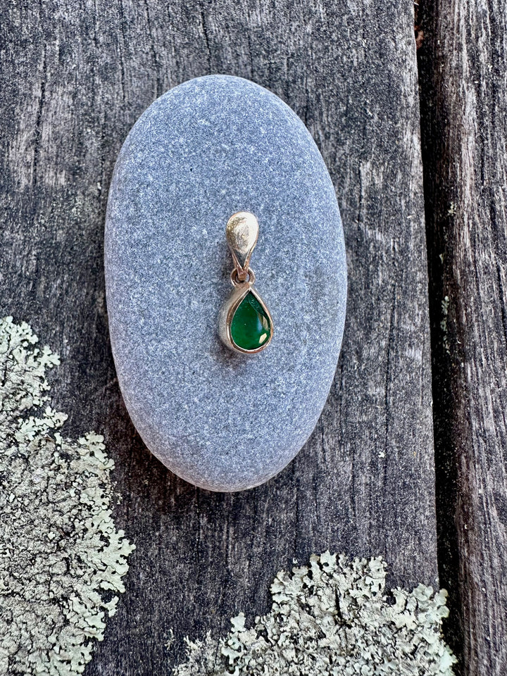 Wee Brazilian emerald drop pendant
