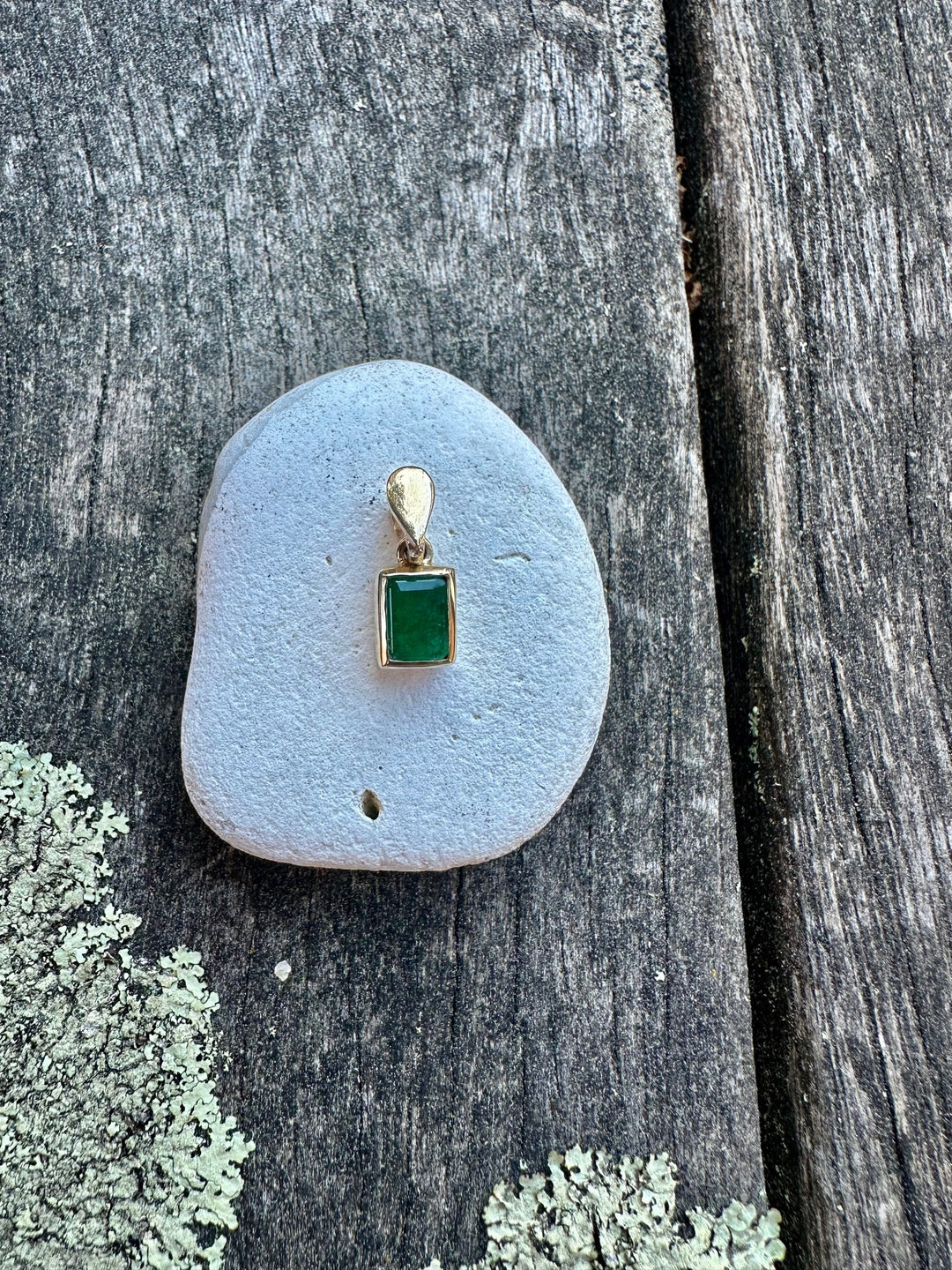Brazilian emerald pendant
