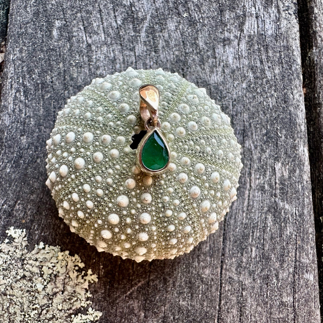 Wee Brazilian emerald drop pendant