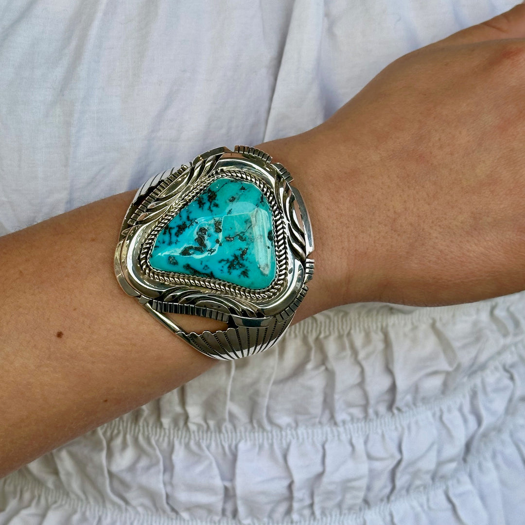 Vintage Navajo turquoise cuff