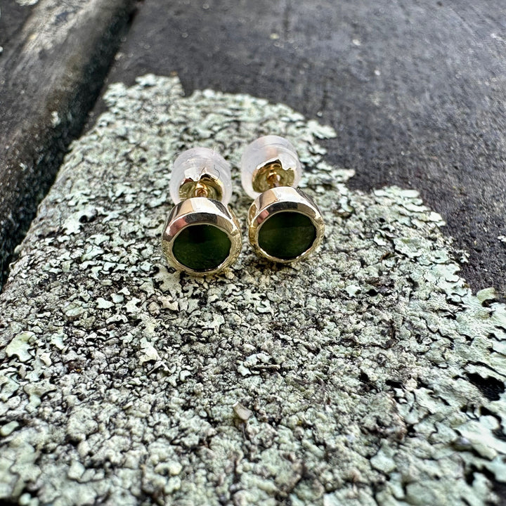 4mm pounamu studs 9CY