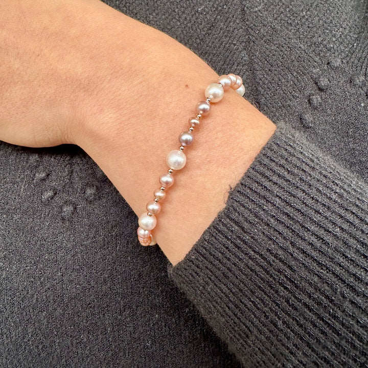 Pink & white freshwater pearl bracelet