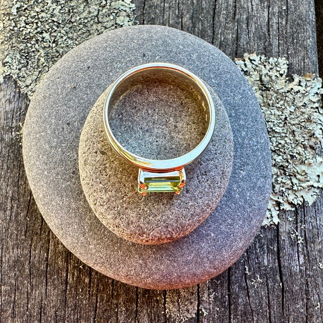 Peridot 9CY ring