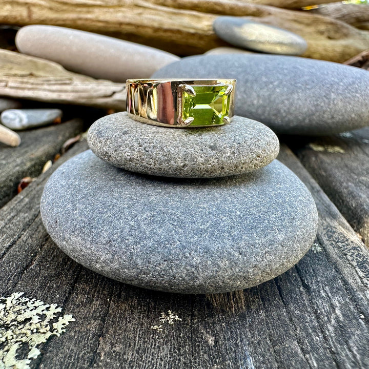 Peridot 9CY ring