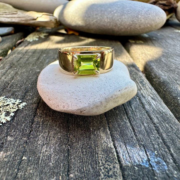 Peridot 9CY ring