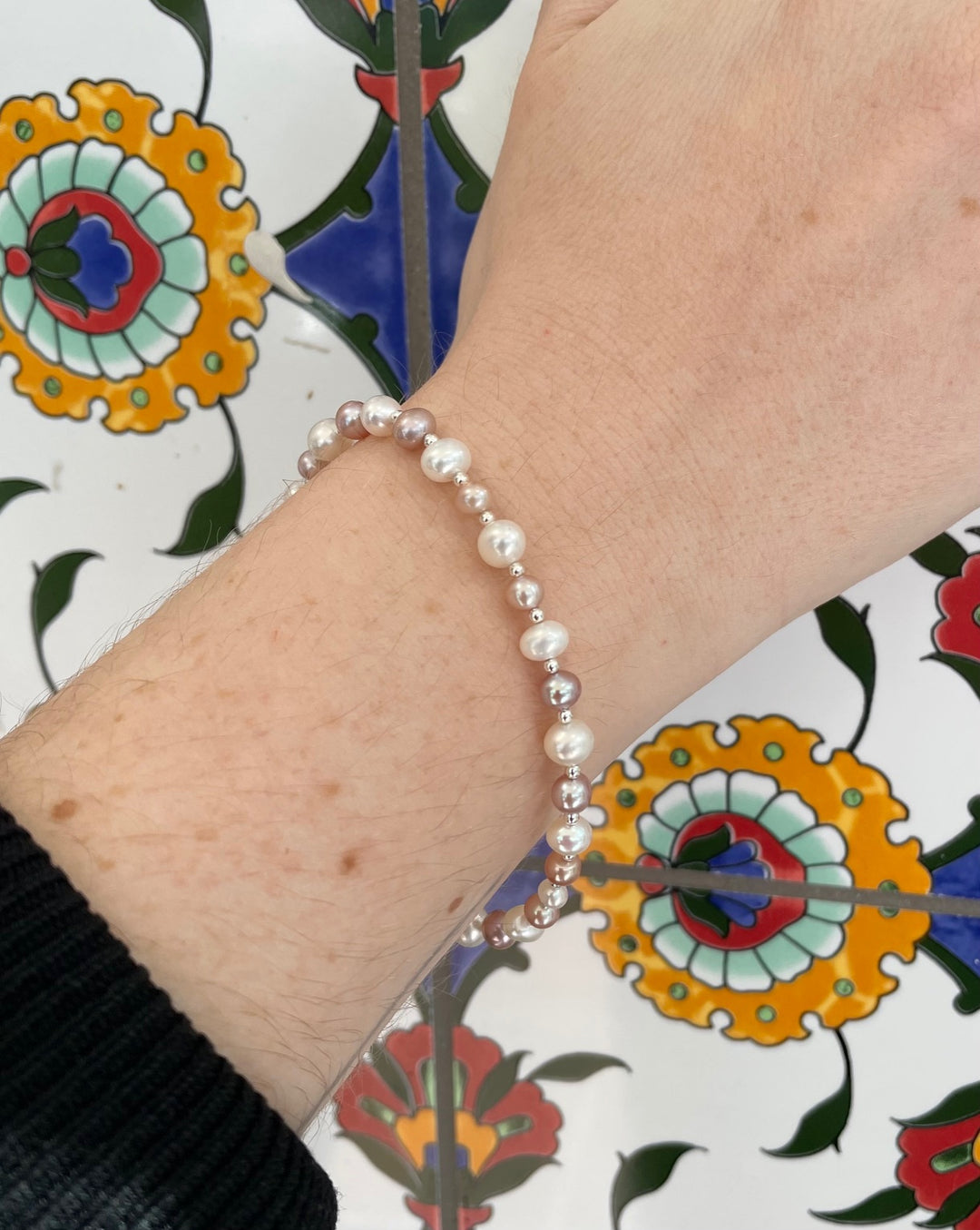 Pink & white freshwater pearl bracelet