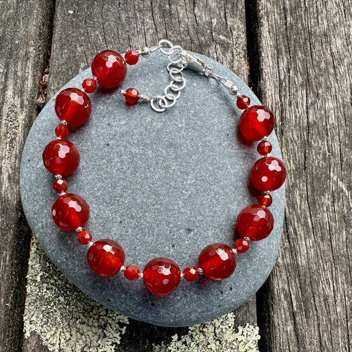 Faceted carnelian bracelet