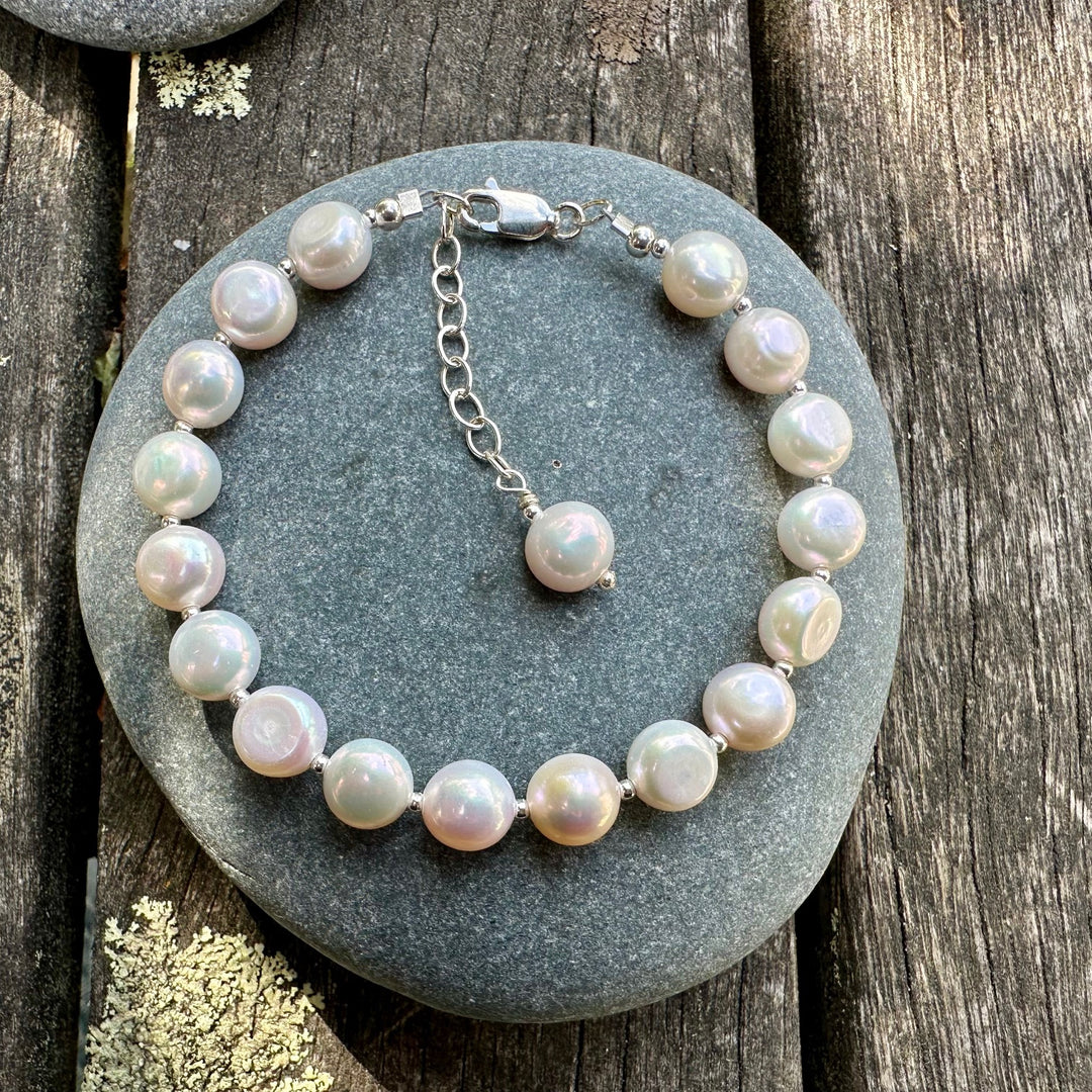 flat round white freshwater pearl bracelet