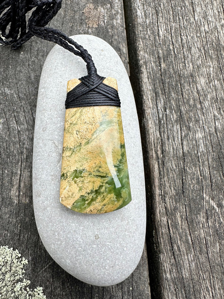 Small marsden flower toki