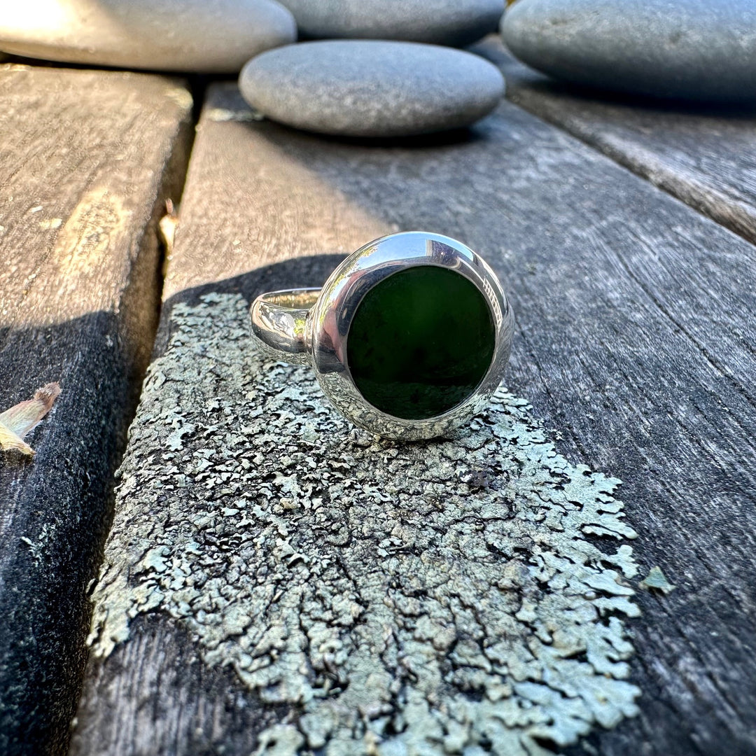 Sterling silver New zealand greenstone ring