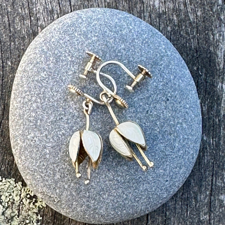 vintage white lily of the earrings