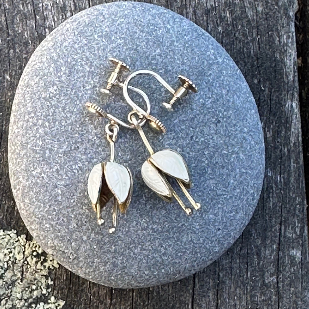 vintage white lily of the earrings
