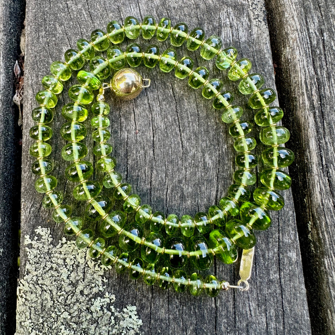 Graduated peridot necklace