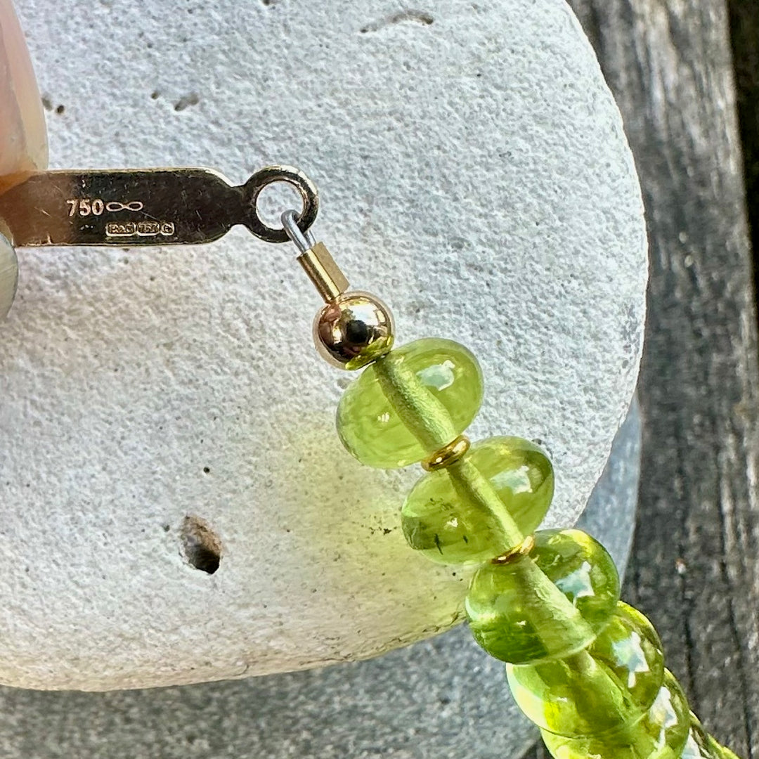 Graduated peridot necklace