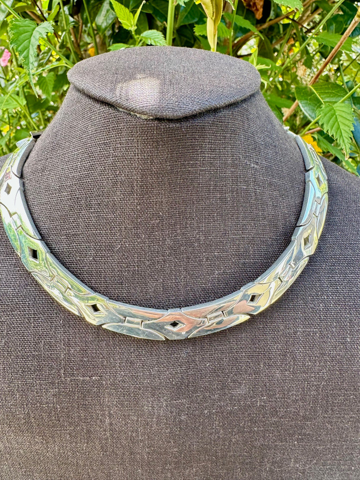 Heavy sterling silver collar ( 127grams)