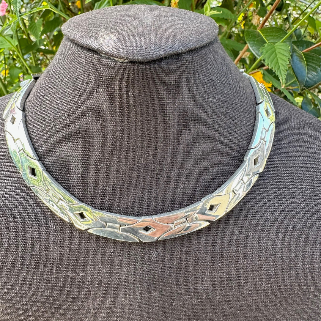 Heavy sterling silver collar ( 127grams)