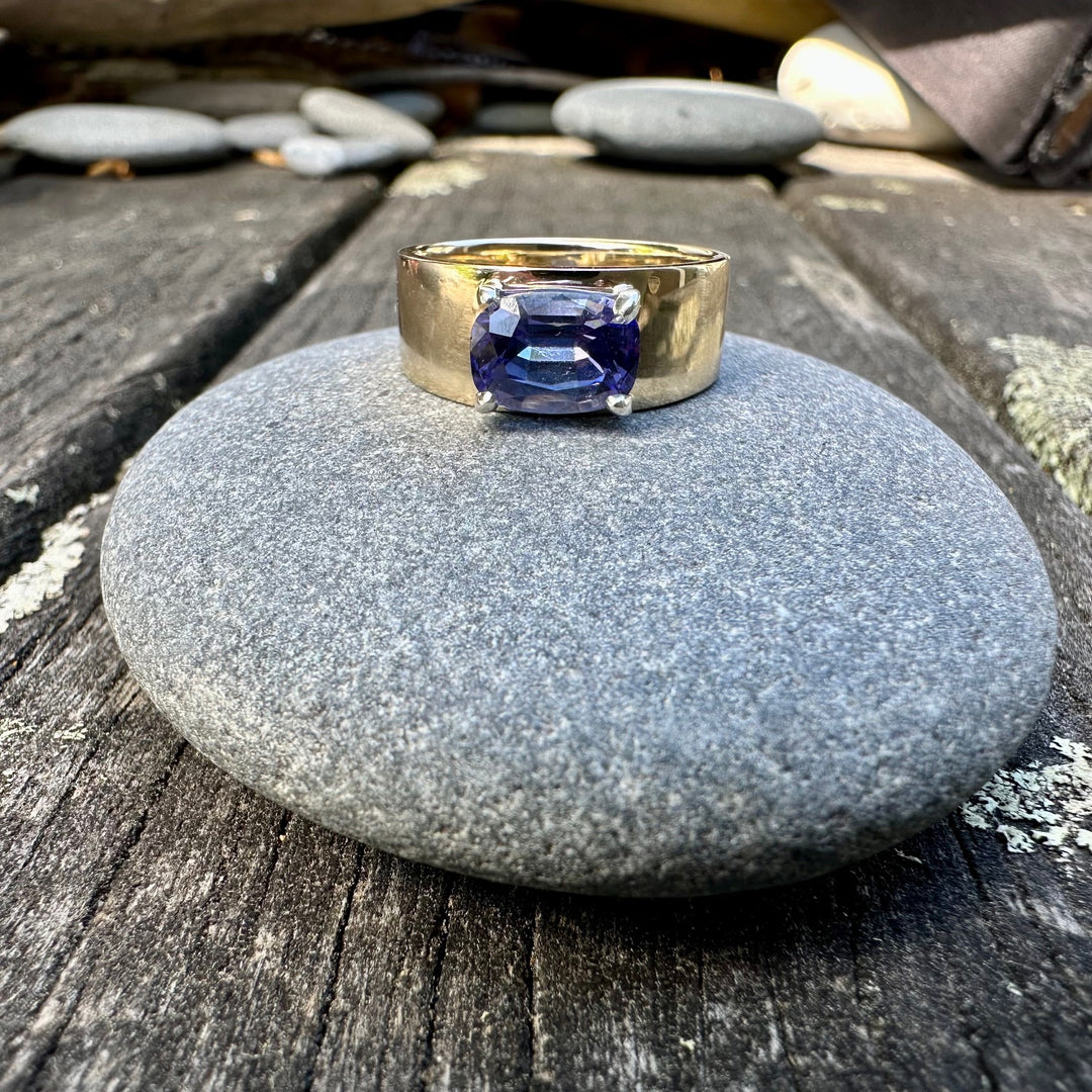 2.08ct Tanzanite ring