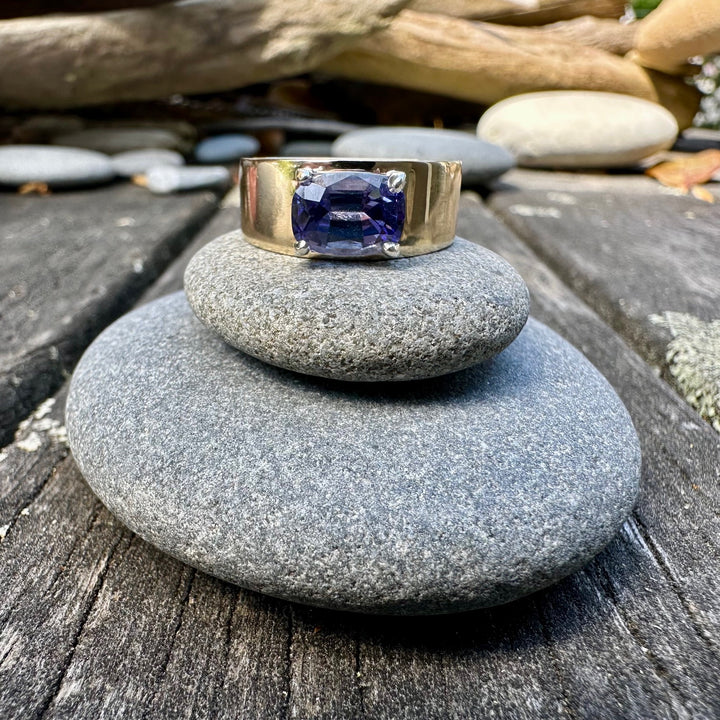 2.08ct Tanzanite ring