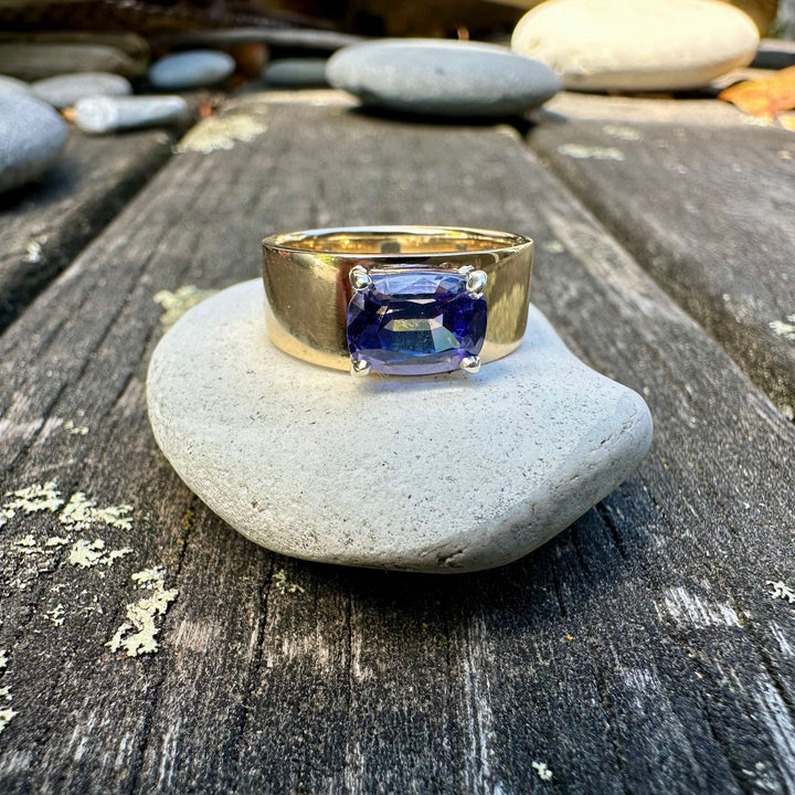 2.08ct Tanzanite ring