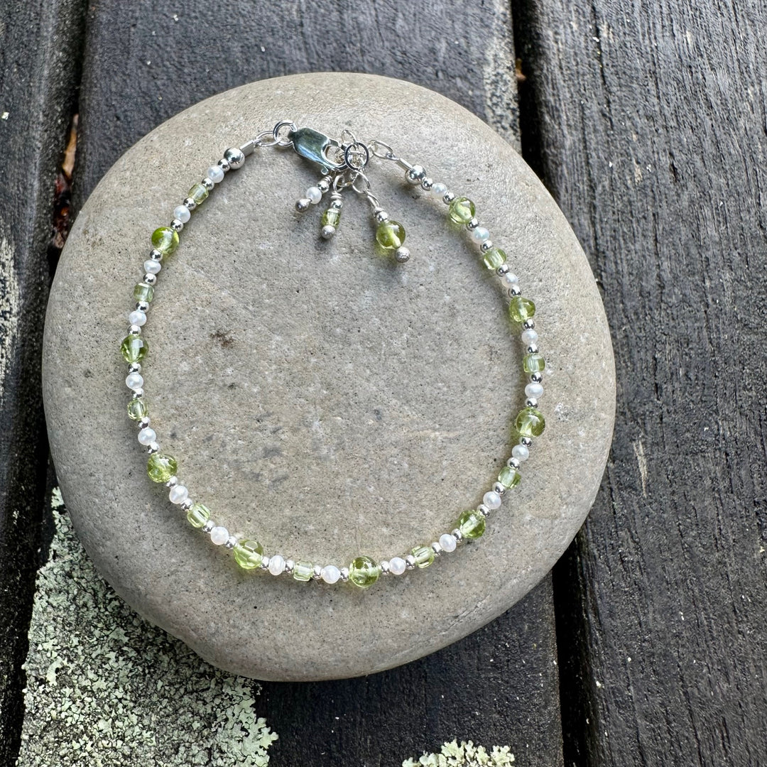 peridot & tiny freshwater pearl bracelet
