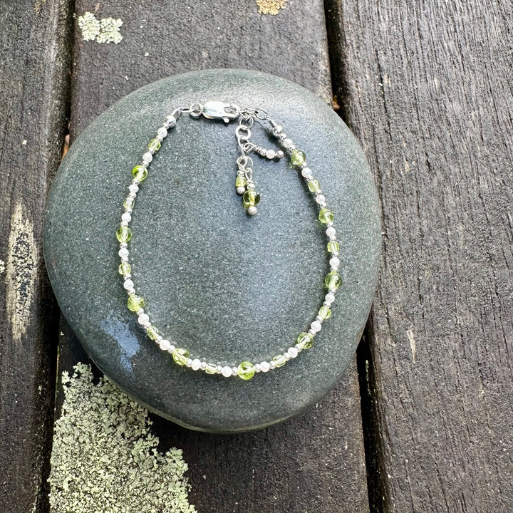 peridot & tiny freshwater pearl bracelet