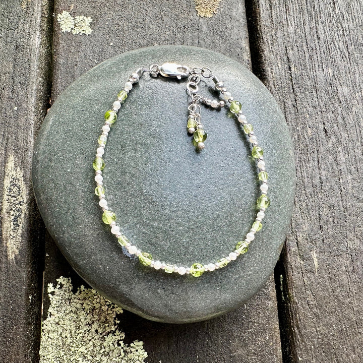 peridot & tiny freshwater pearl bracelet