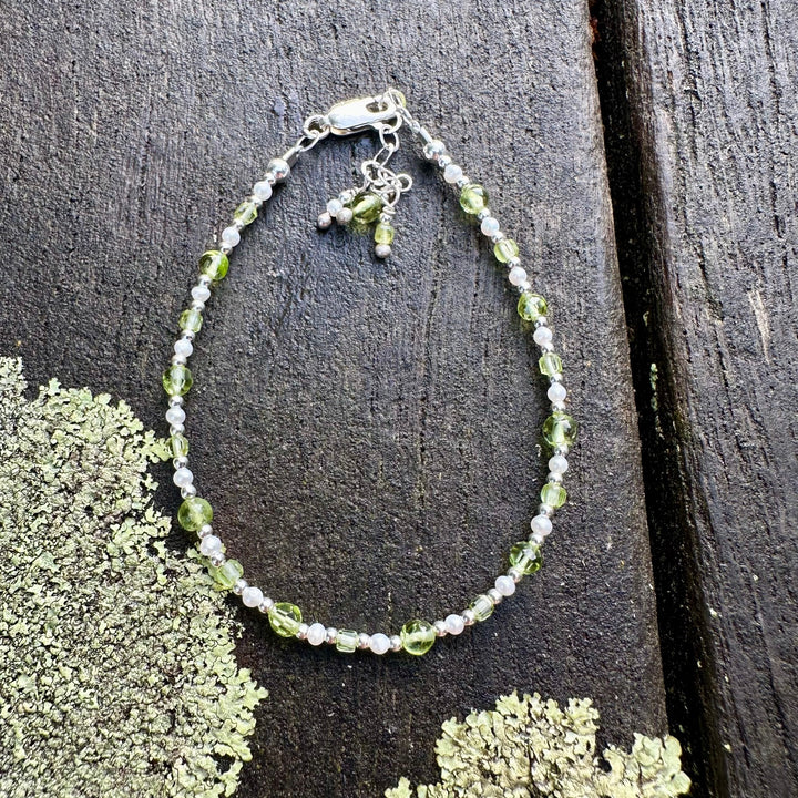 peridot & tiny freshwater pearl bracelet