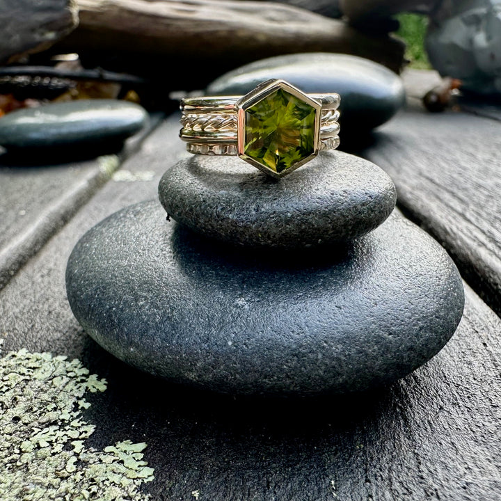 Peridot hexagonal fine unity ring