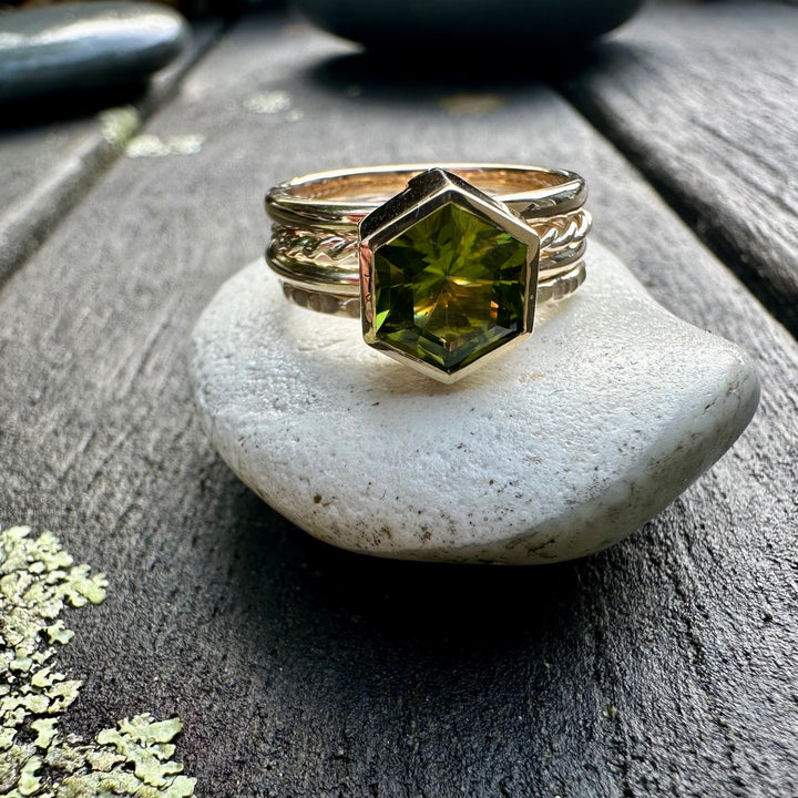 Peridot hexagonal fine unity ring