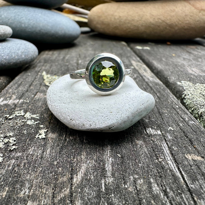 Peridot & sterling silver ring