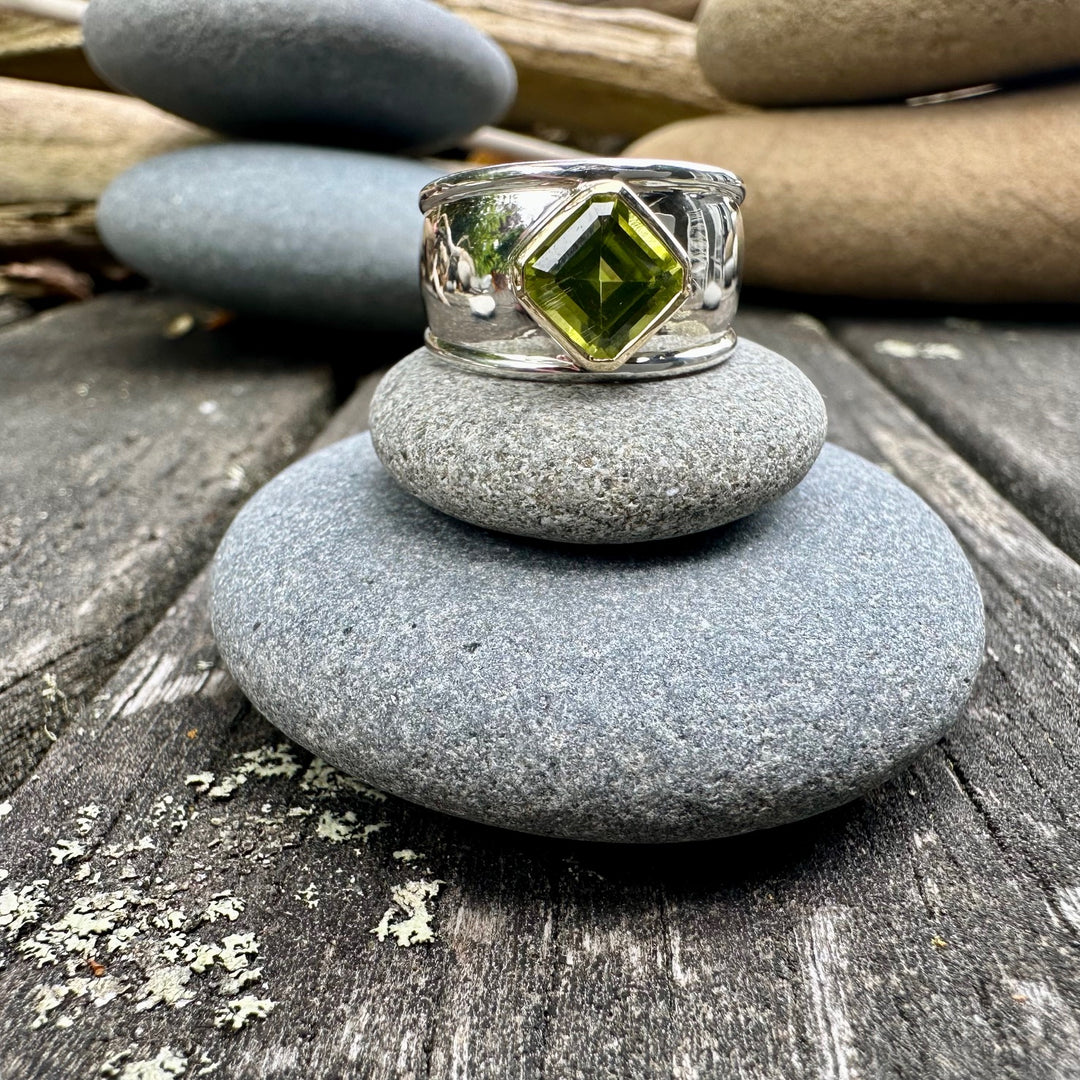 Peridot Bella ring