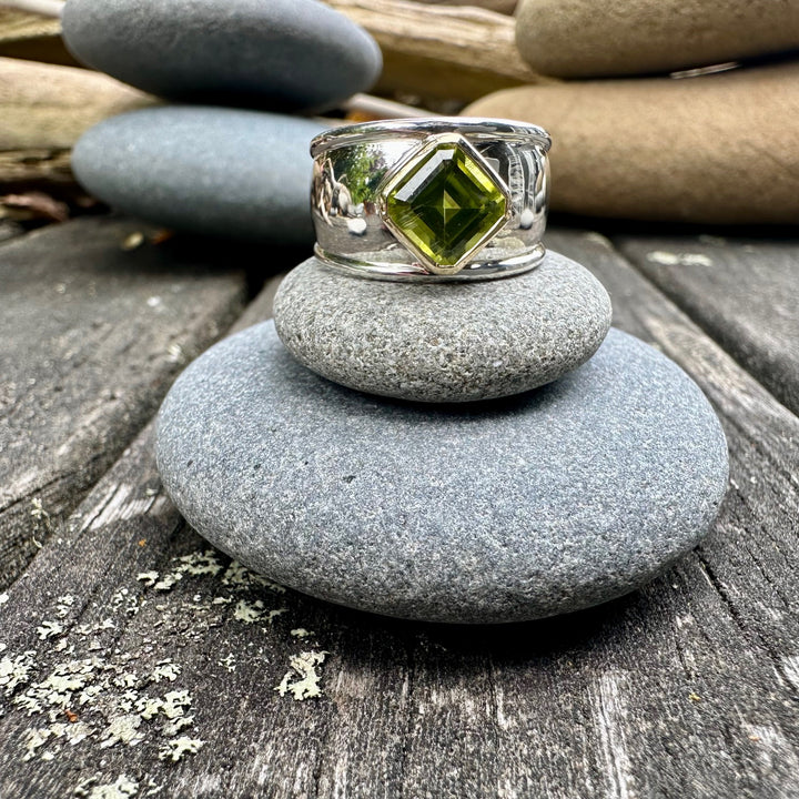 Peridot Bella ring