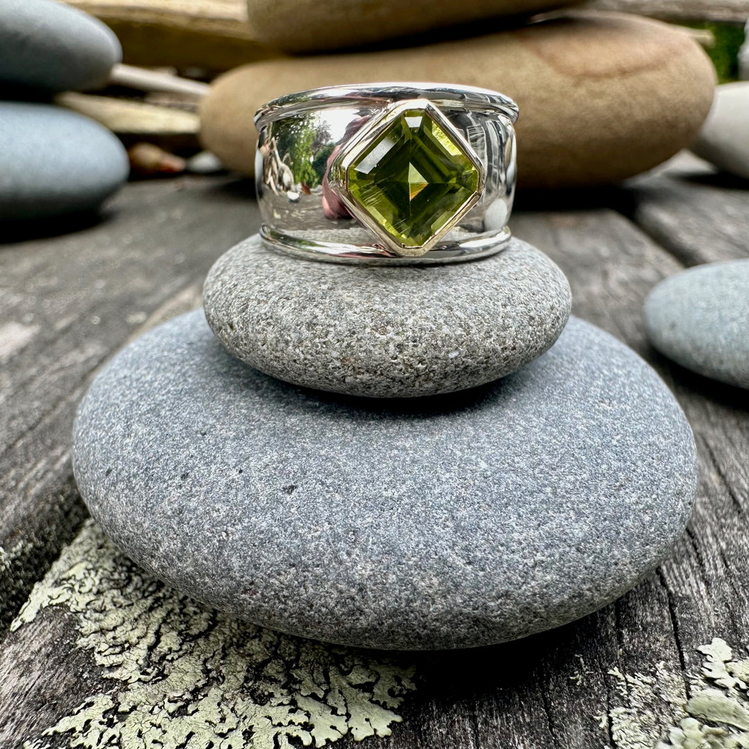 Peridot Bella ring