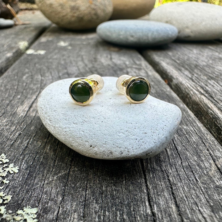 9 ct gold 5mm greenstone studs