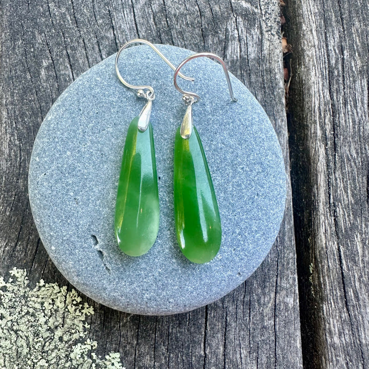 Small kahurangi greenstone earrings