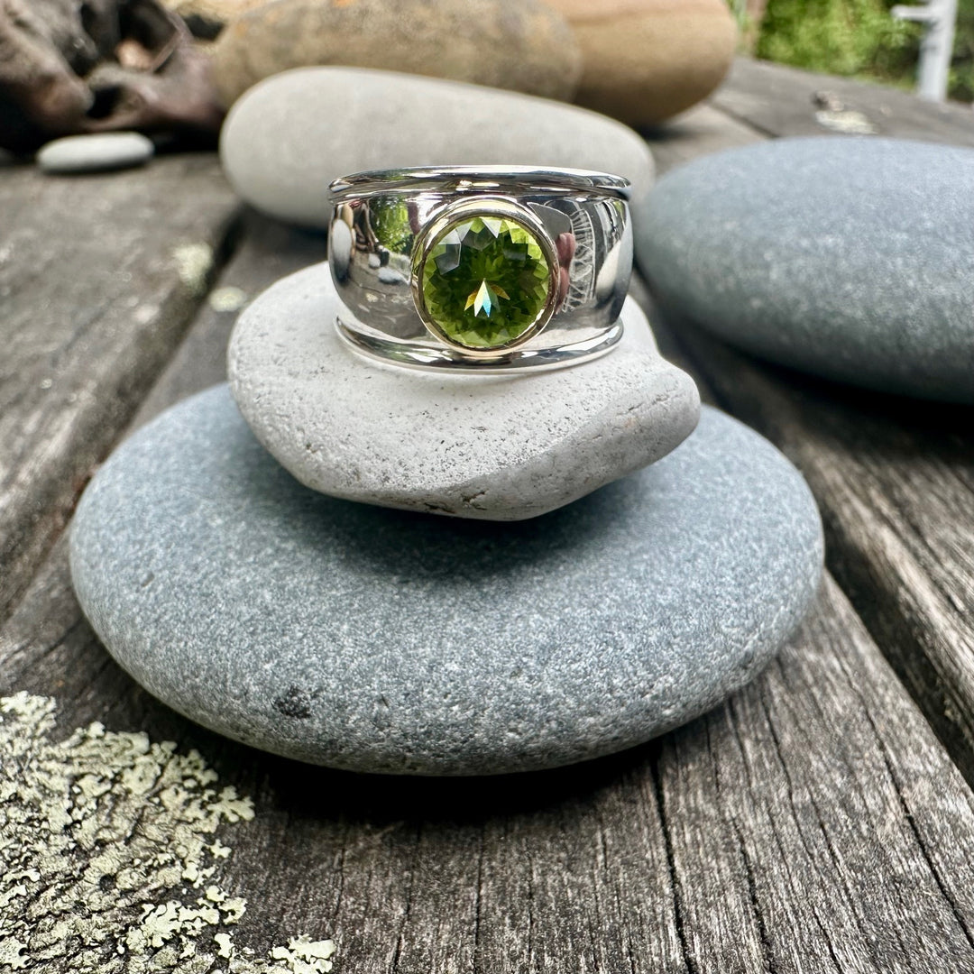 Brilliant cut peridot Bella ring