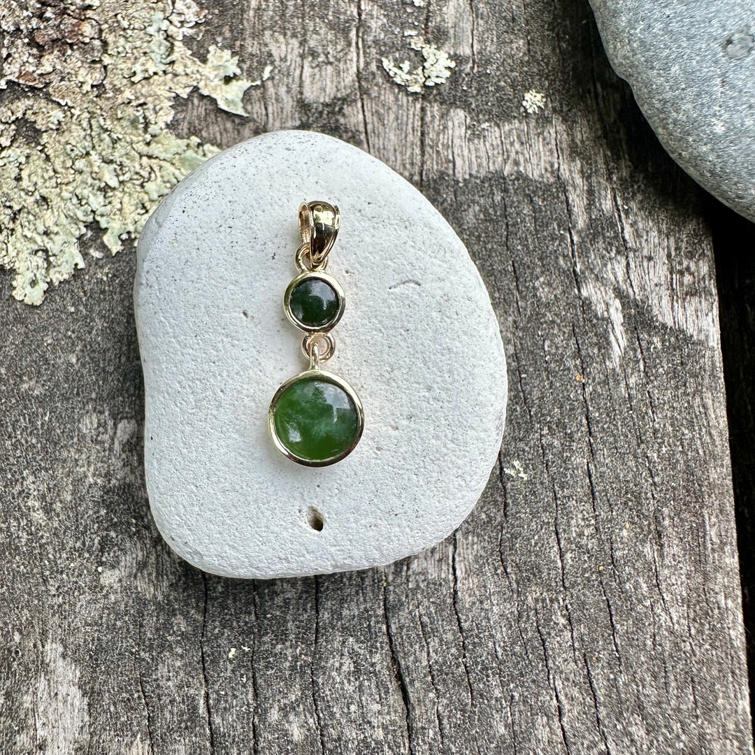 9 carat 2 tier NZ greenstone pendant