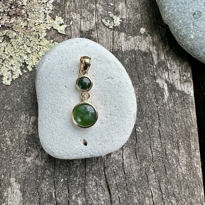 9 carat 2 tier NZ greenstone pendant