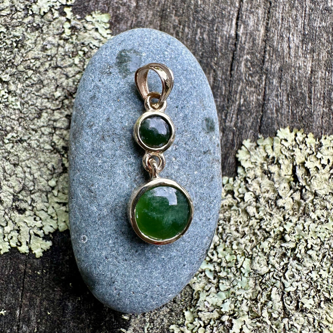 9 carat 2 tier NZ greenstone pendant