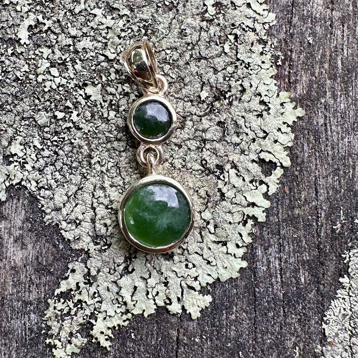 9 carat 2 tier NZ greenstone pendant