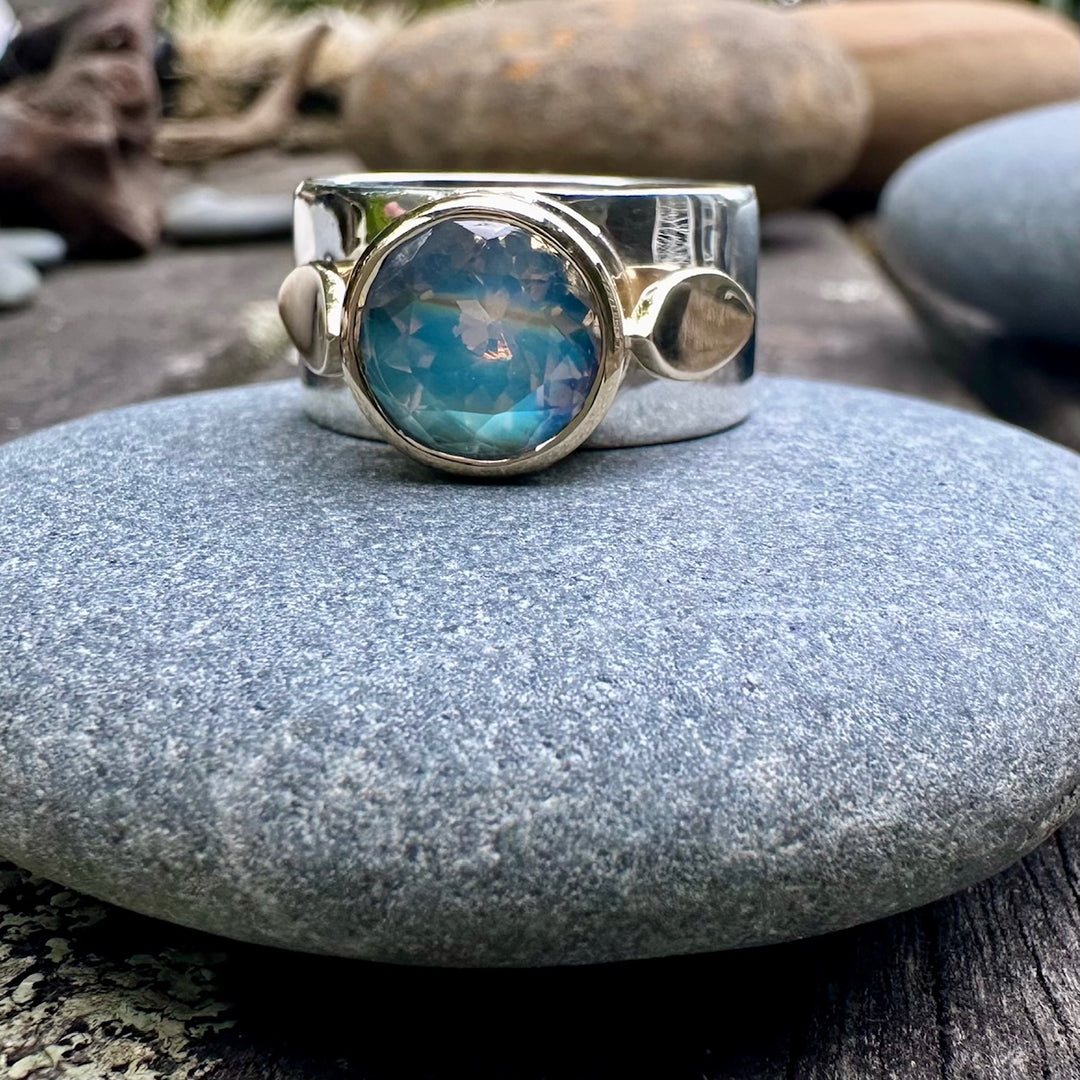 Faceted moonstone Amore ring