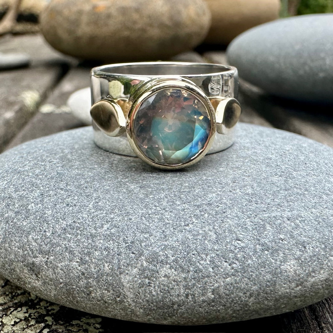Faceted moonstone Amore ring