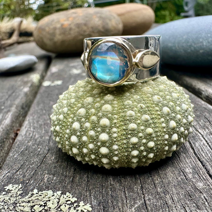 Faceted moonstone Amore ring