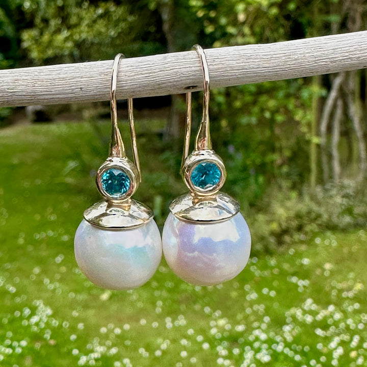 Zircon & freshwater pearl earrings