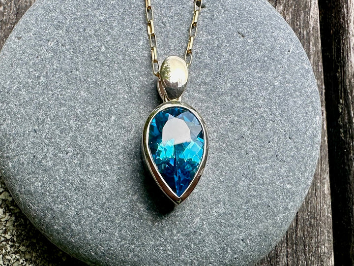 5.9ct Swiss Blue topaz pendant